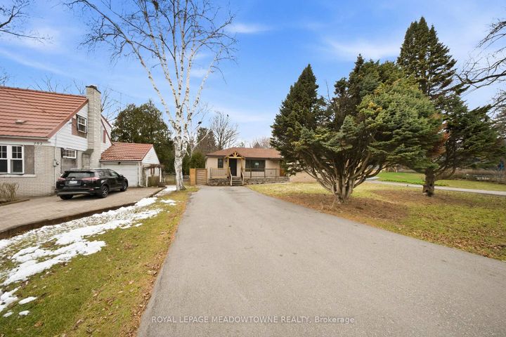 Photo 5 at 208 Glen Oak Drive, WO West, Oakville