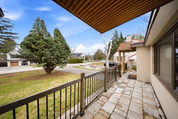 Photo 8 at 208 Glen Oak Drive, WO West, Oakville