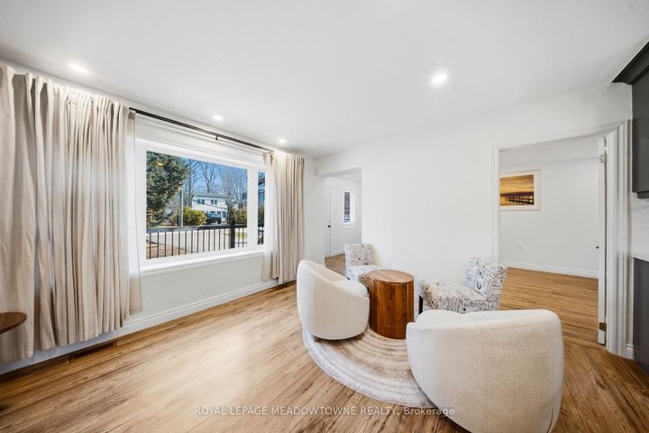 Photo 10 at 208 Glen Oak Drive, WO West, Oakville