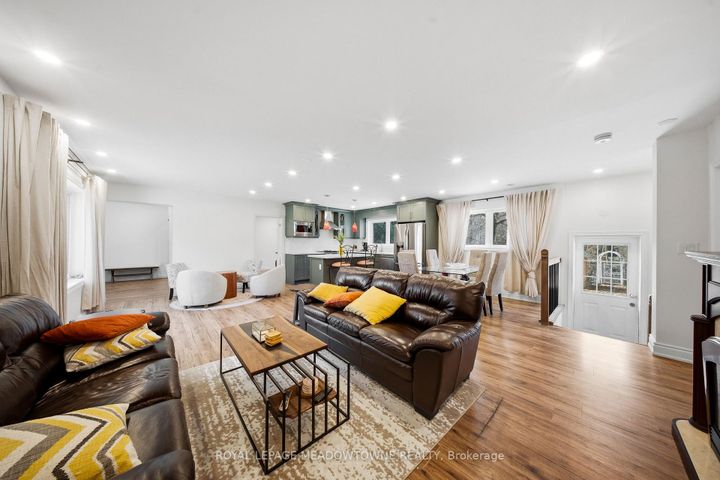 Photo 14 at 208 Glen Oak Drive, WO West, Oakville