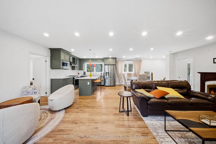 Photo 15 at 208 Glen Oak Drive, WO West, Oakville