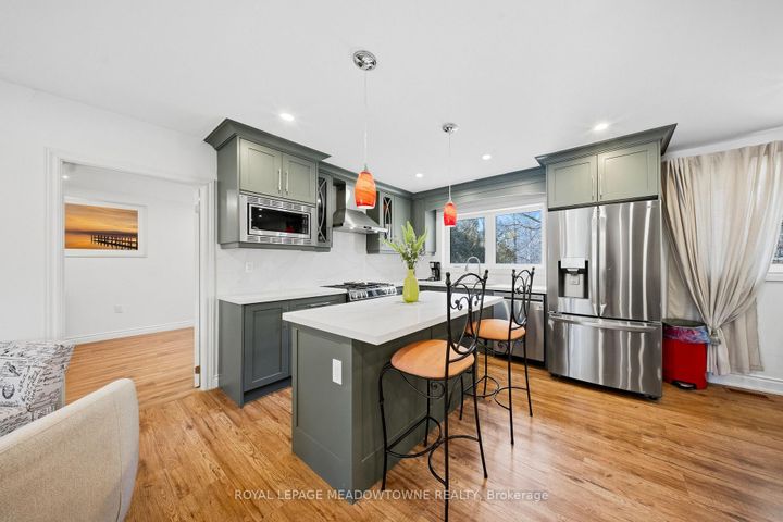 Photo 18 at 208 Glen Oak Drive, WO West, Oakville