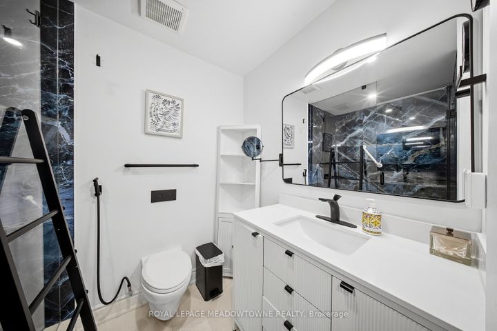 Photo 26 at 208 Glen Oak Drive, WO West, Oakville