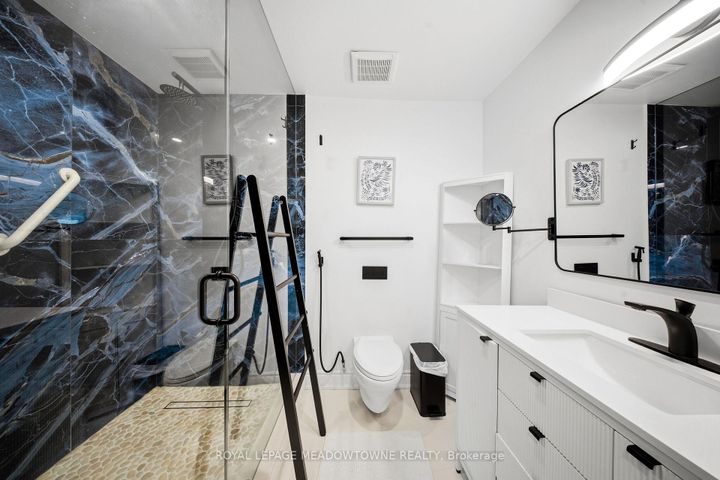 Photo 27 at 208 Glen Oak Drive, WO West, Oakville