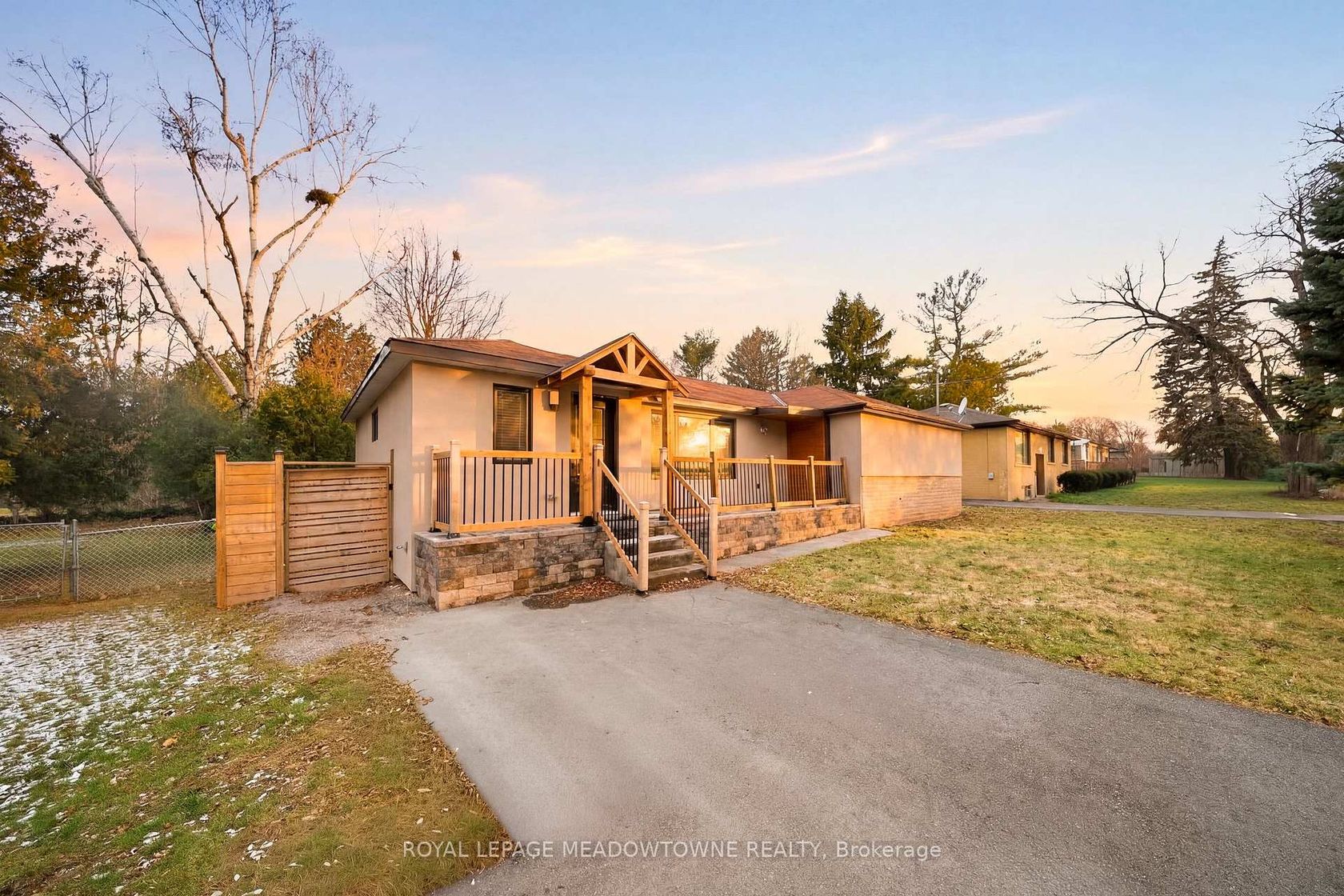 208 Glen Oak Drive, WO West, Oakville 2