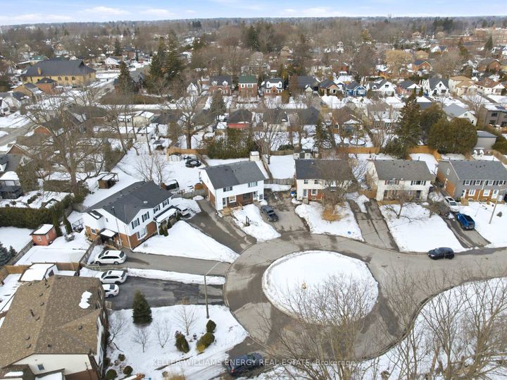 Photo 2 at 520 Minto Court, O'Neill, Oshawa