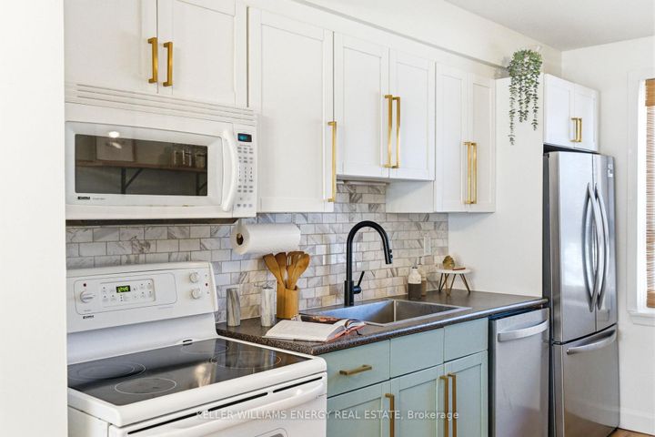 Photo 8 at 520 Minto Court, O'Neill, Oshawa