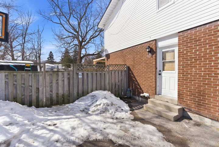 Photo 33 at 520 Minto Court, O'Neill, Oshawa
