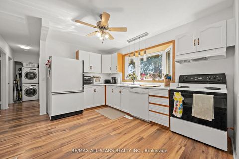 Photo 5 at 40 Riverglen Drive, Keswick South, Georgina