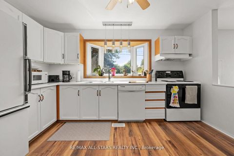 Photo 7 at 40 Riverglen Drive, Keswick South, Georgina