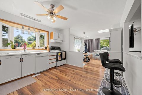 Photo 8 at 40 Riverglen Drive, Keswick South, Georgina