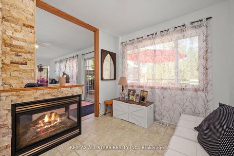 Photo 14 at 40 Riverglen Drive, Keswick South, Georgina