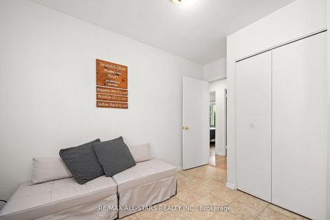 Photo 15 at 40 Riverglen Drive, Keswick South, Georgina