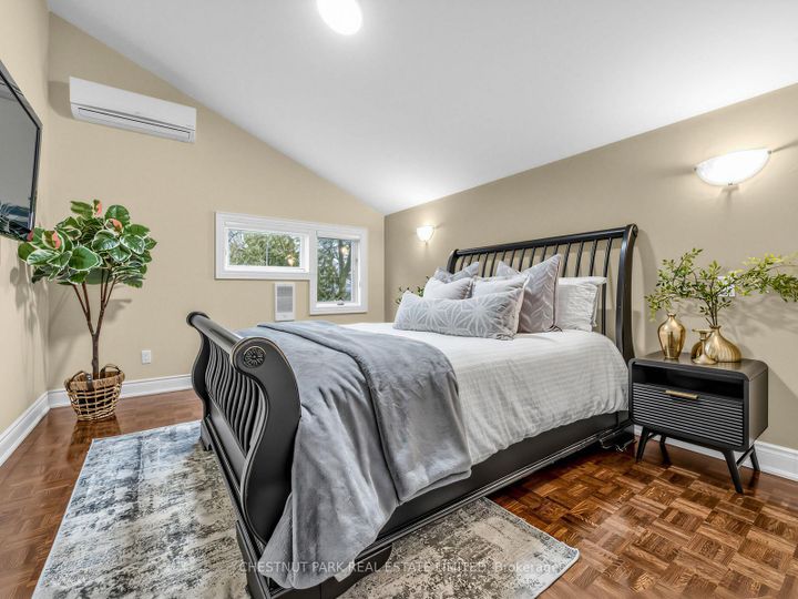 Photo 15 at 122 Randolph Road, Leaside, Toronto