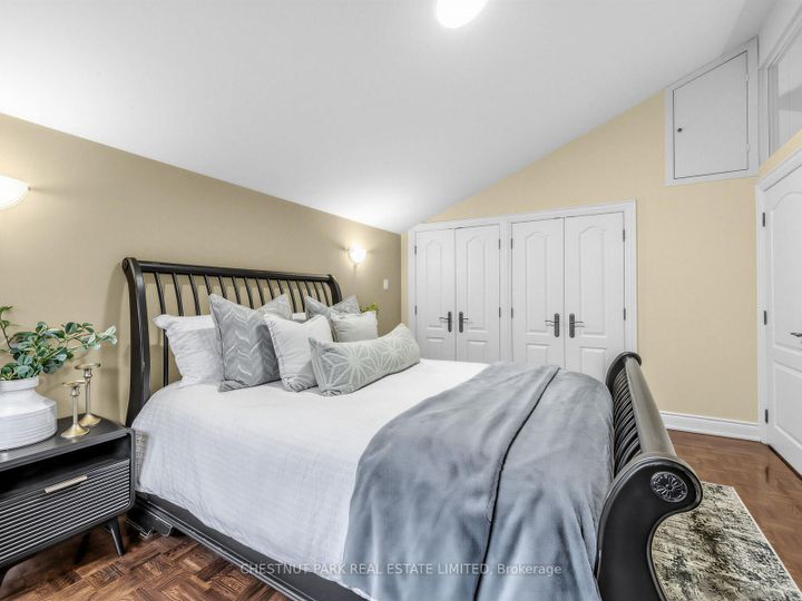 Photo 16 at 122 Randolph Road, Leaside, Toronto