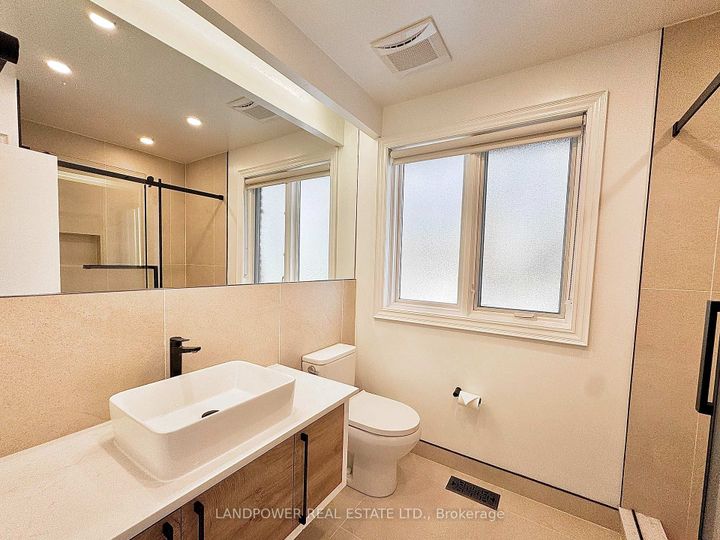 Photo 5 at 9 Alderdale Court, Don Mills, Toronto