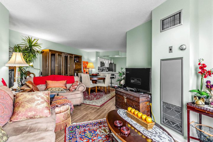 Photo 12 at 1208 - 10 Laurelcrest Street, Queen Street Corridor, Brampton