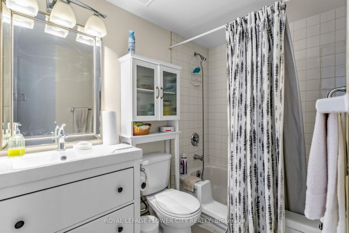 Photo 19 at 1208 - 10 Laurelcrest Street, Queen Street Corridor, Brampton