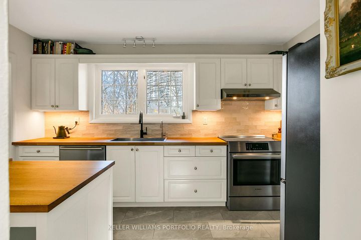 Photo 13 at 88 Sabrina Dr Drive, Richview, Toronto