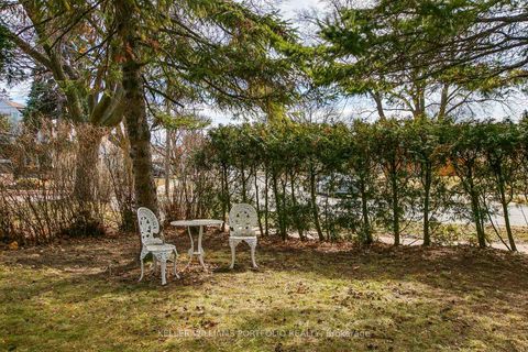 Photo 3 at 88 Sabrina Dr Drive, Richview, Toronto