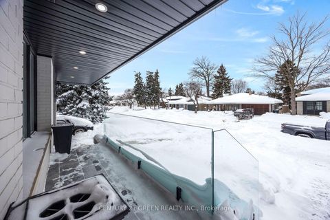 Photo 3 at 18 Winsdale Road, Markland Wood, Toronto