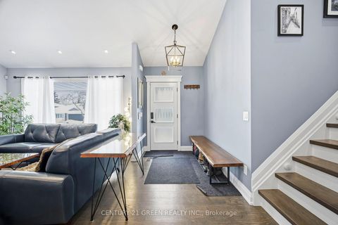 Photo 4 at 18 Winsdale Road, Markland Wood, Toronto