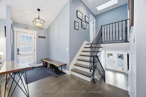 Photo 5 at 18 Winsdale Road, Markland Wood, Toronto