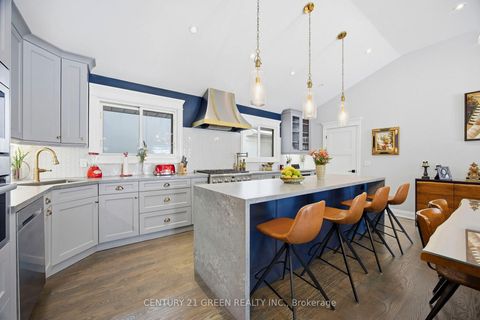 Photo 8 at 18 Winsdale Road, Markland Wood, Toronto