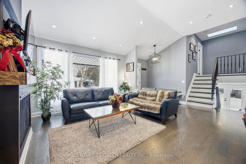 Photo 9 at 18 Winsdale Road, Markland Wood, Toronto