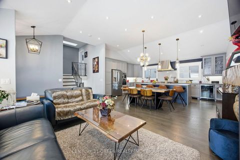 Photo 10 at 18 Winsdale Road, Markland Wood, Toronto