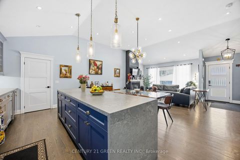 Photo 16 at 18 Winsdale Road, Markland Wood, Toronto