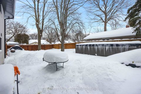 Photo 39 at 18 Winsdale Road, Markland Wood, Toronto