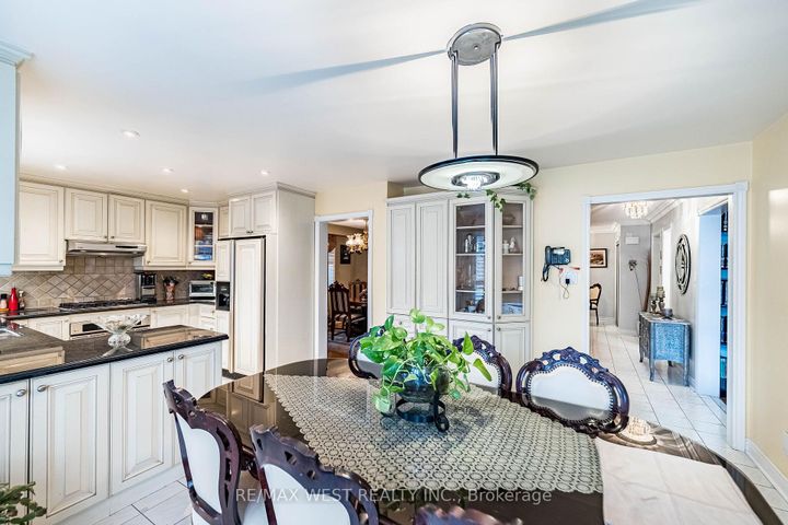 Photo 12 at 81 Vera St Street, East Woodbridge, Vaughan