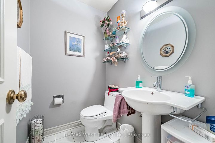 Photo 19 at 81 Vera St Street, East Woodbridge, Vaughan