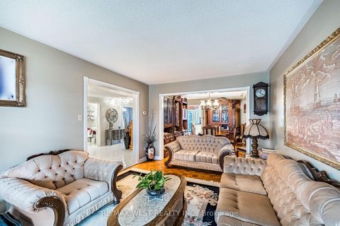 Photo 6 at 81 Vera St Street, East Woodbridge, Vaughan