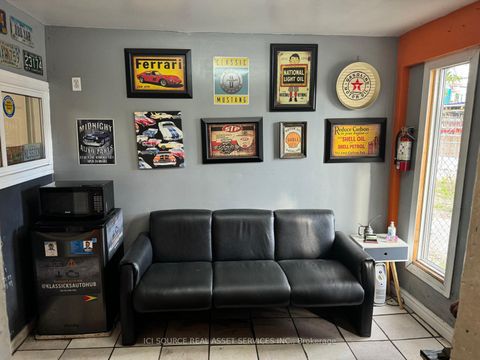 Photo 4 at 1610 Military Trail, Centennial Scarborough, Toronto