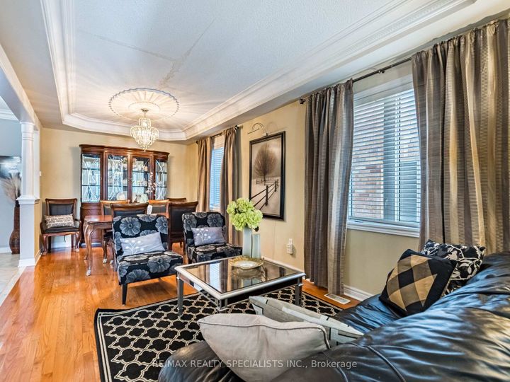 Photo 9 at 9 Pepperbush Road, Bram East, Brampton