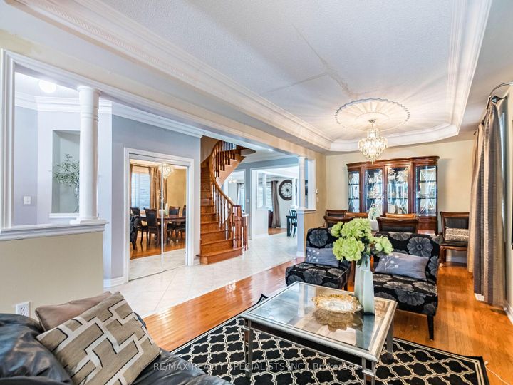 Photo 10 at 9 Pepperbush Road, Bram East, Brampton