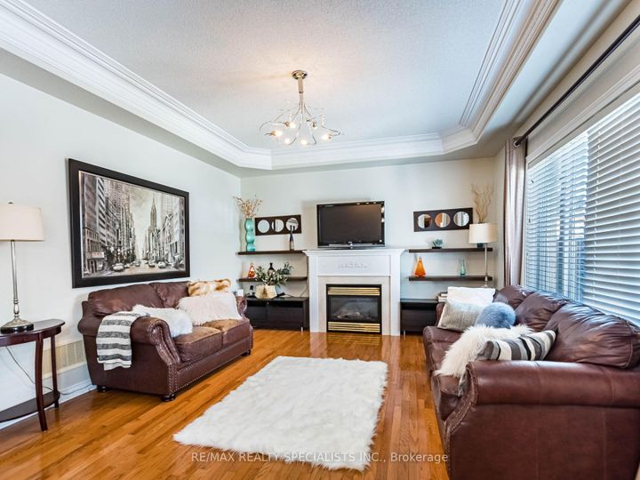 Photo 14 at 9 Pepperbush Road, Bram East, Brampton