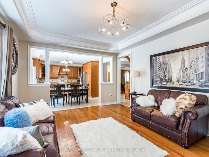 Photo 16 at 9 Pepperbush Road, Bram East, Brampton