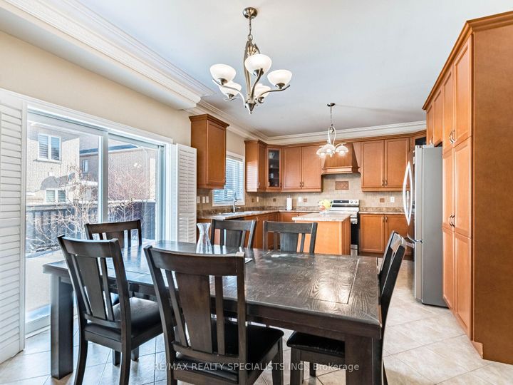 Photo 17 at 9 Pepperbush Road, Bram East, Brampton