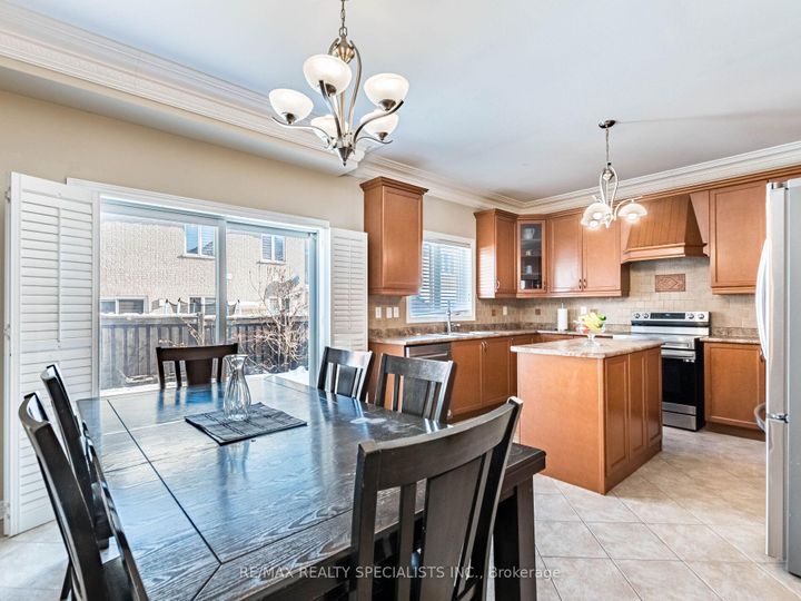 Photo 18 at 9 Pepperbush Road, Bram East, Brampton