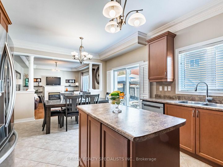 Photo 20 at 9 Pepperbush Road, Bram East, Brampton