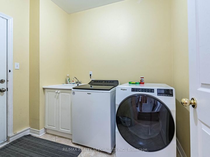 Photo 22 at 9 Pepperbush Road, Bram East, Brampton