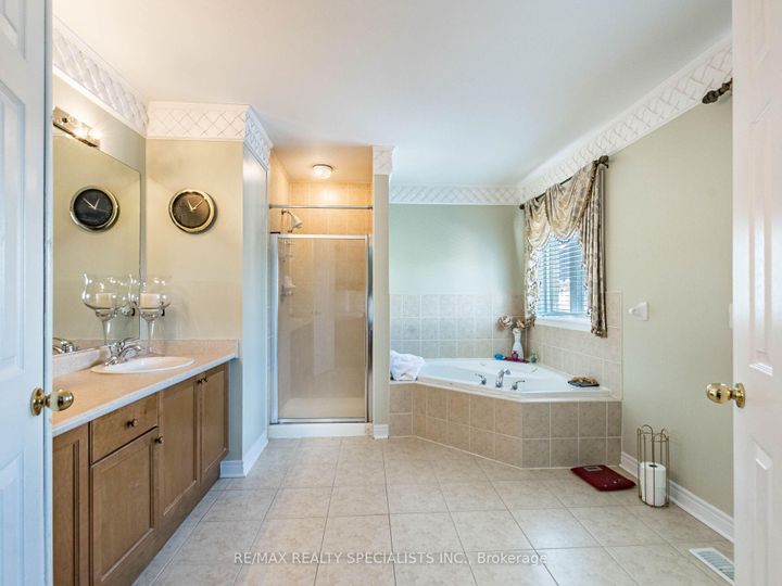 Photo 29 at 9 Pepperbush Road, Bram East, Brampton