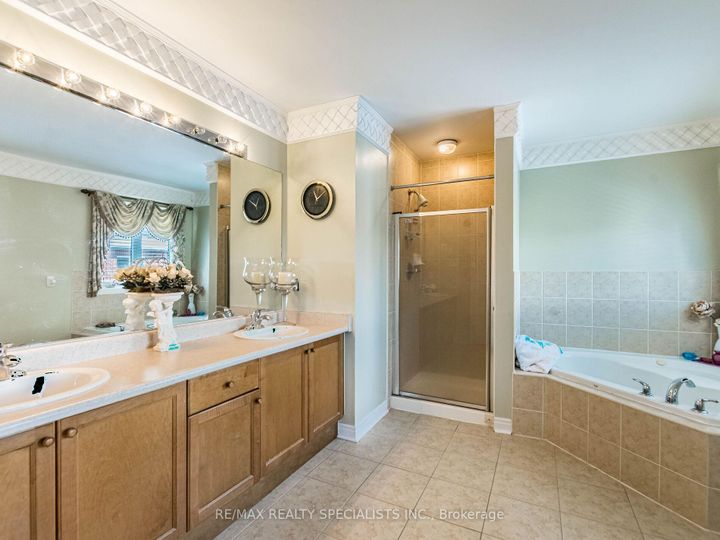 Photo 30 at 9 Pepperbush Road, Bram East, Brampton