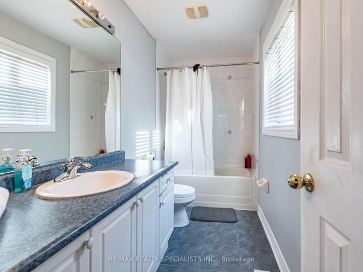 Photo 34 at 9 Pepperbush Road, Bram East, Brampton