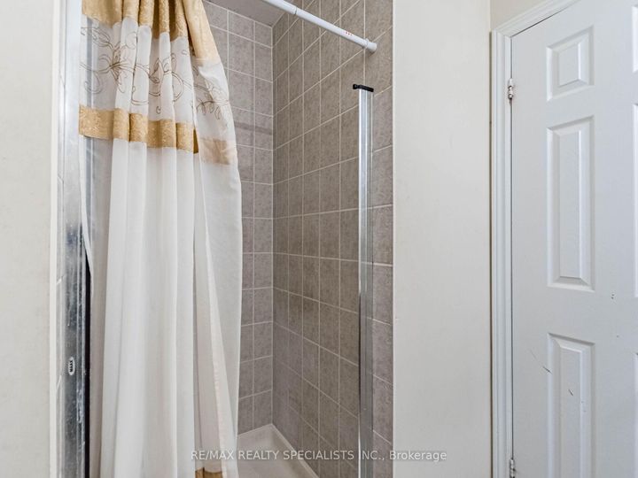 Photo 39 at 9 Pepperbush Road, Bram East, Brampton