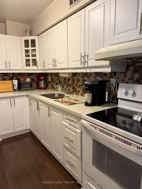 Photo 6 at 402 - 1350 York Mills Road W, Donalda, Toronto