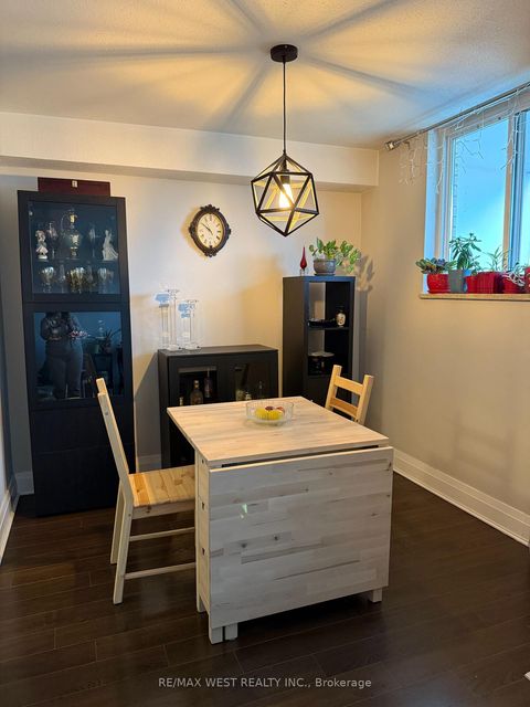 Photo 7 at 402 - 1350 York Mills Road W, Donalda, Toronto